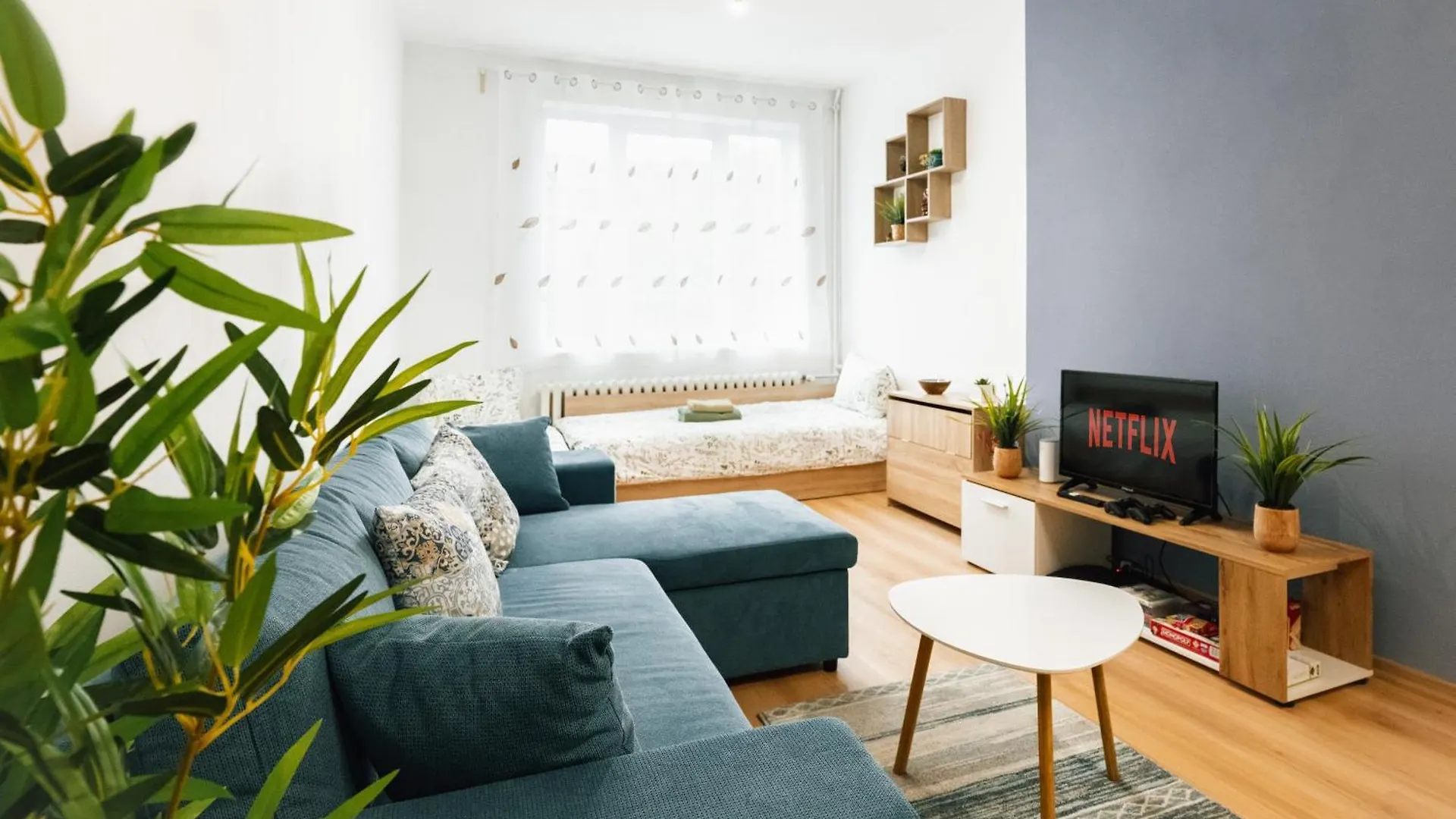 Central Apartment -Games & Ps3- 15 Min To Nevsky Chathedral Sofia 0*,