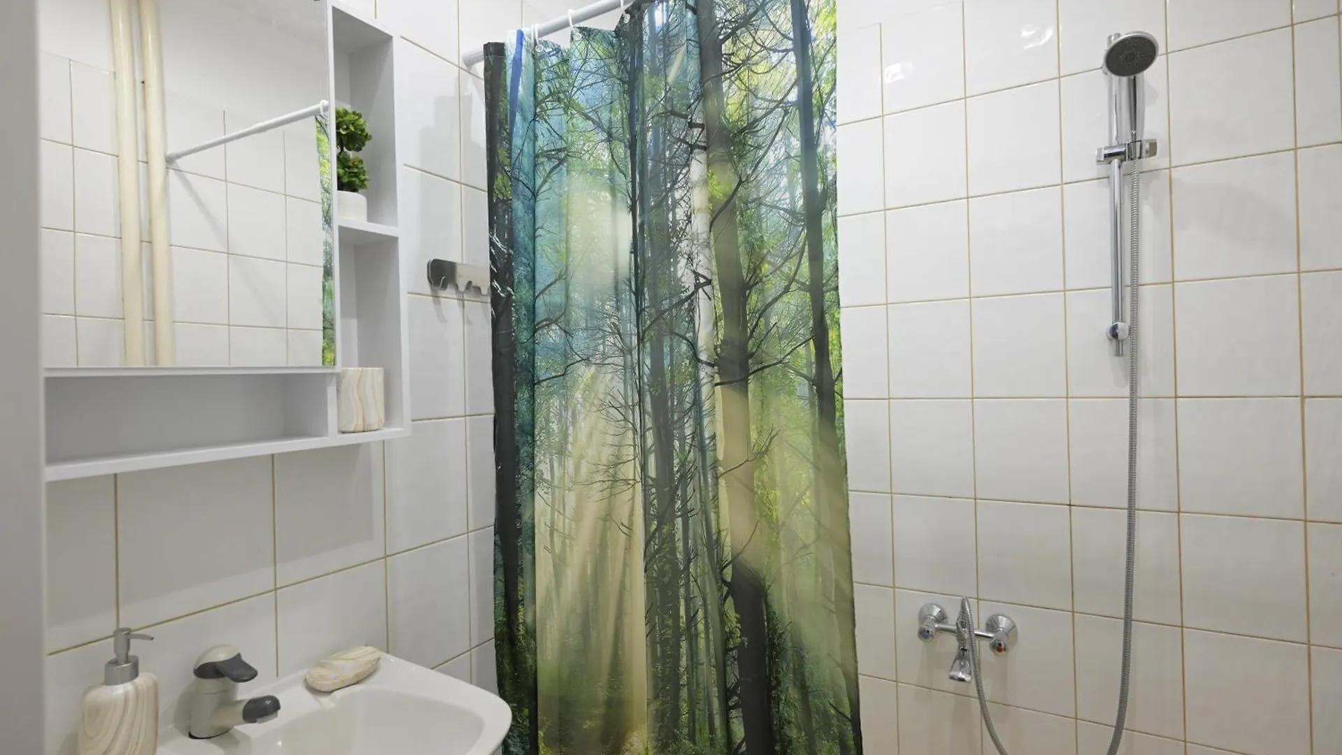 Central Apartment -Games & Ps3- 15 Min To Nevsky Chathedral Sofia 0*,  Bulgaria